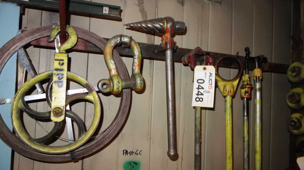 ASSORTED LOT OF RIDGID DEBURRING TOOLS PIPE CUTTERS PIPE THREADER - HAND TOOLS