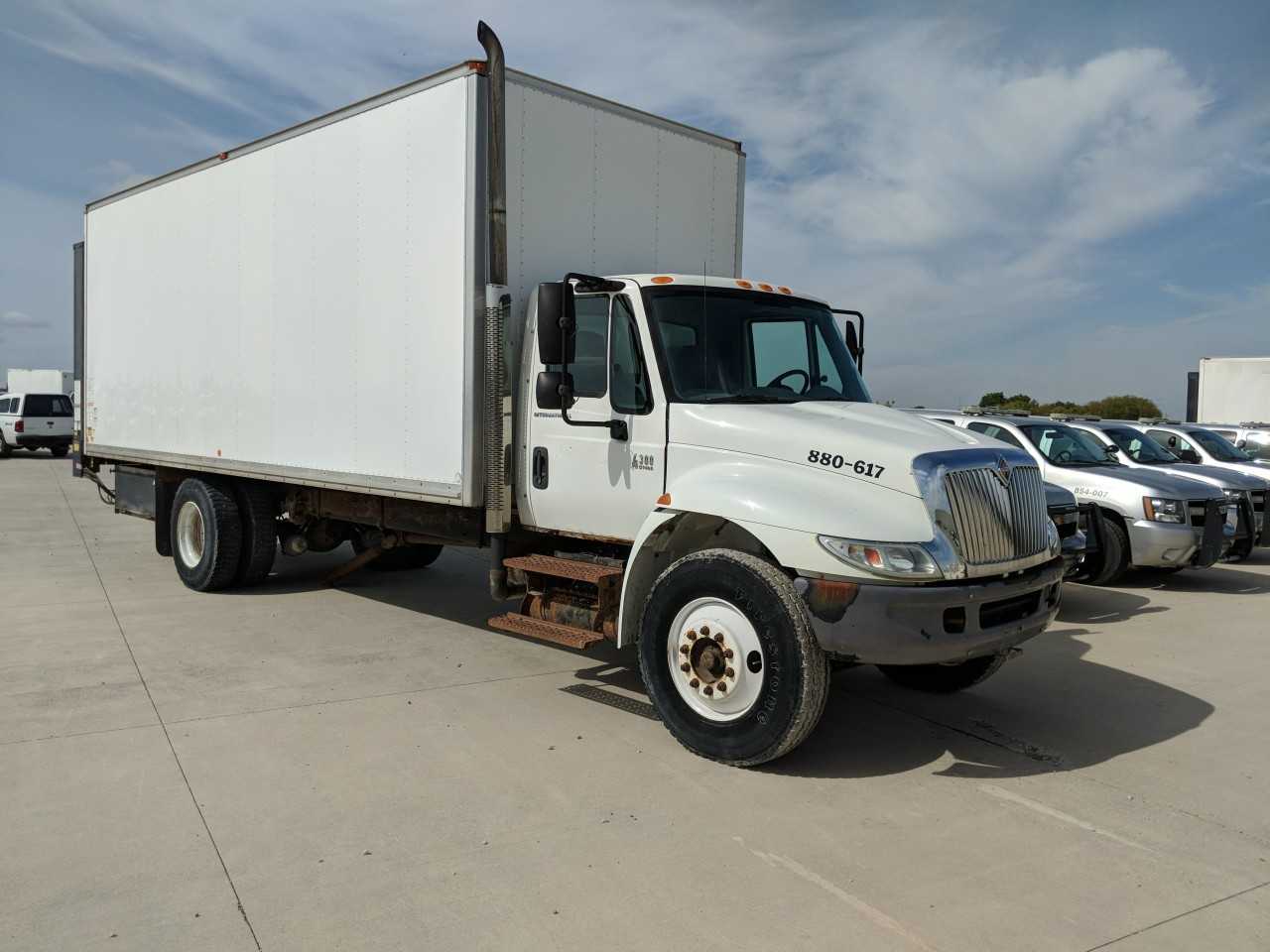 2005 Navistar International 4x2 DuraStar 7.63L 4300 DT466 Incomplete Truck - HYDRO EXCAVATOR TRUCKS 2005 Navistar International 4x2 DuraStar 7.63L 4300 DT466 Incomplete Truck - HYDRO EXCAVATOR TRUCKS