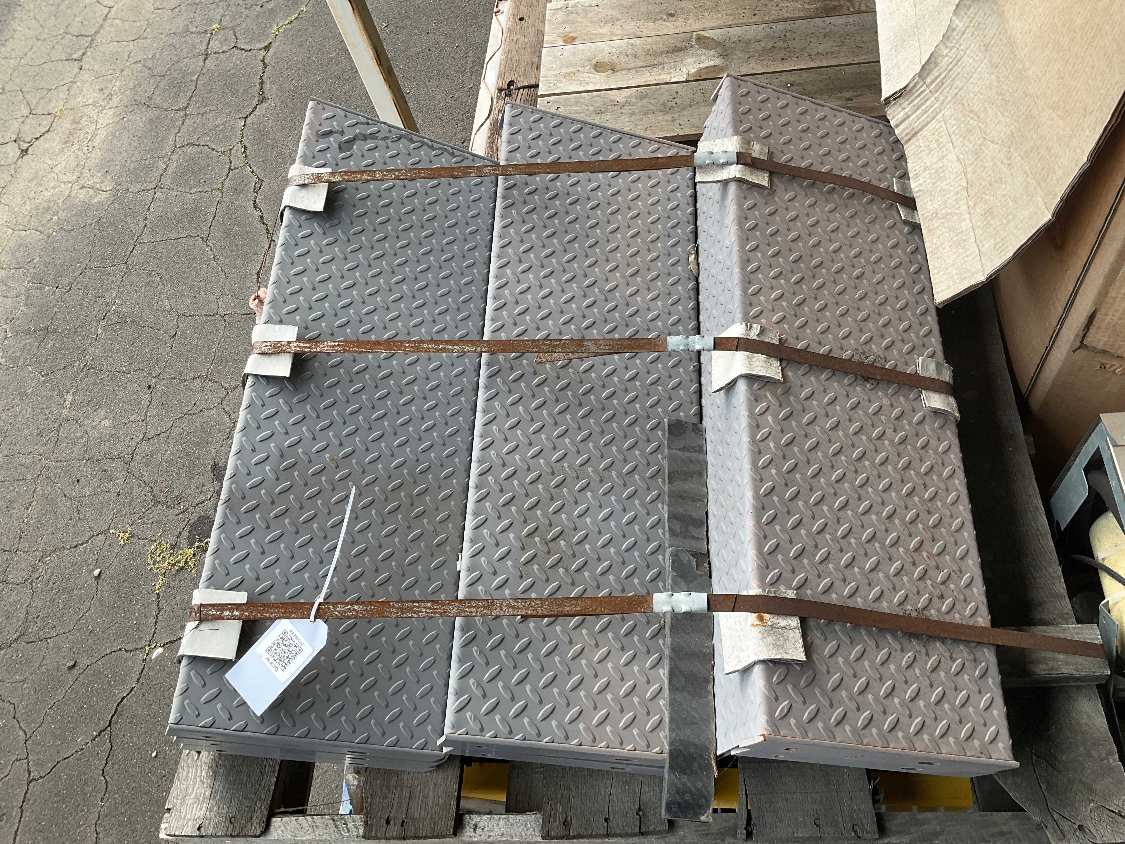 DIAMOND PLATE STAIR TREADS