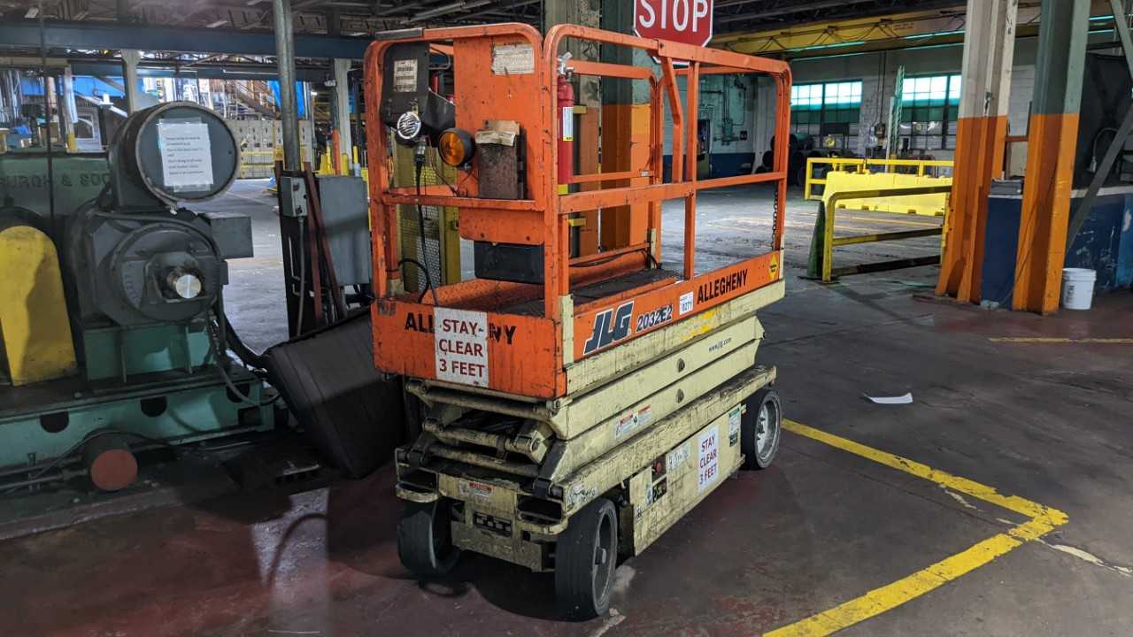 JLG 2032E2 20 Ft Scissor lift - SCISSOR LIFTS