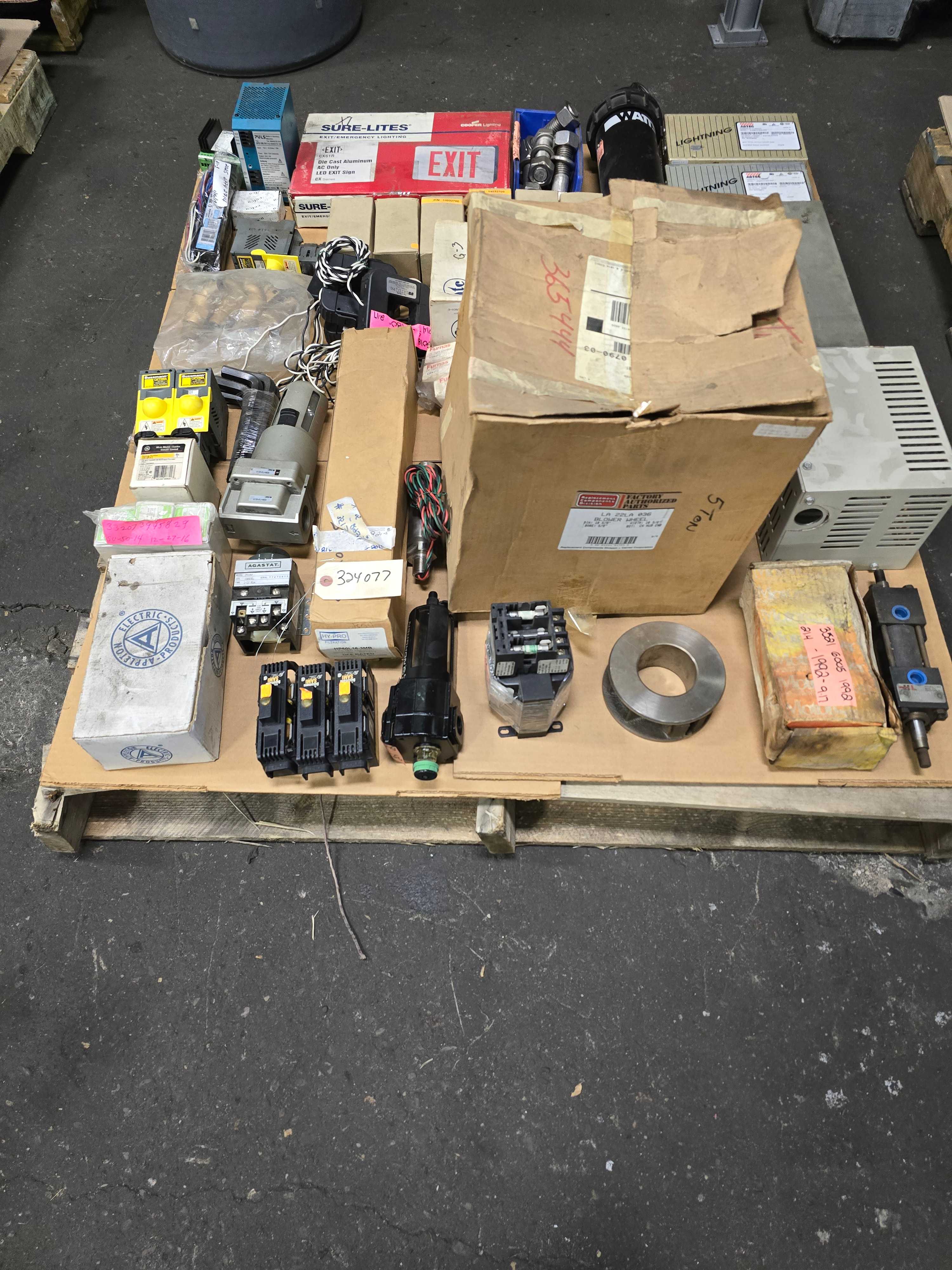 LOT OF INDUSTRIAL PARTS - INDUSTRIAL PARTS LOT OF INDUSTRIAL PARTS - INDUSTRIAL PARTS