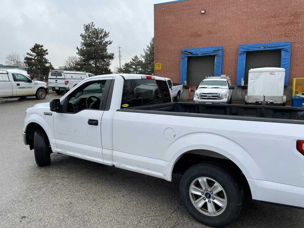 2017 FORD F150 XLT 4X2 REG. CAB LONG BOX PICKUP TRUCK - BUSES