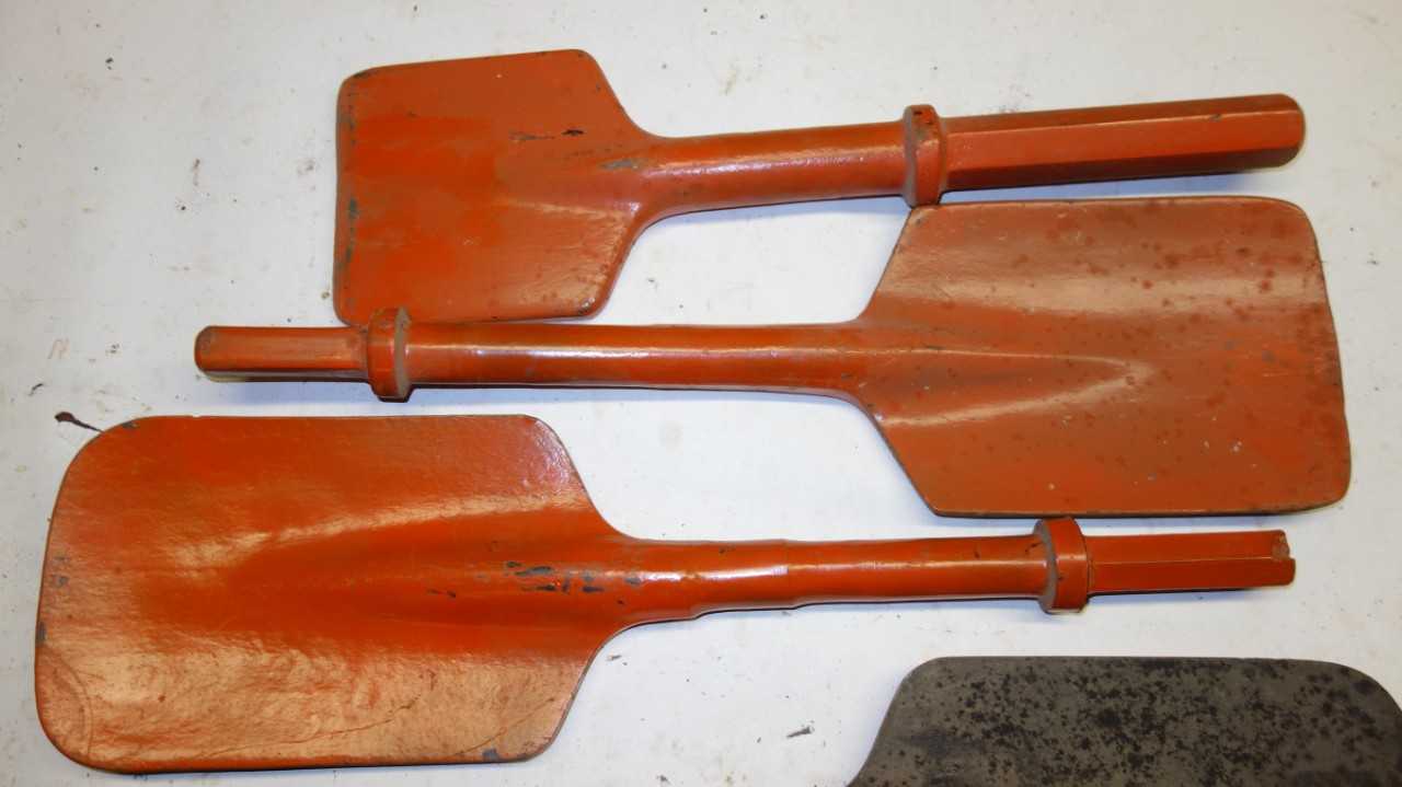 LOT OF 5 ASSORTED JACK HAMMER SPADES - ELECTRIC POWER TOOLS
