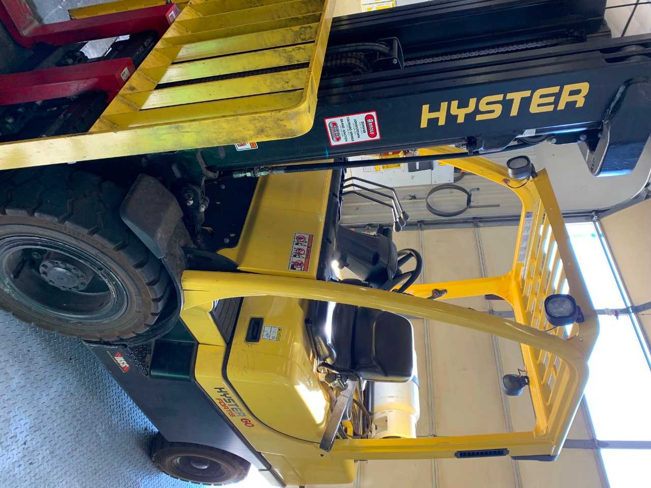 Hyster 60 Propane 6,000lb Fork Lift Low hours - FORKLIFTS