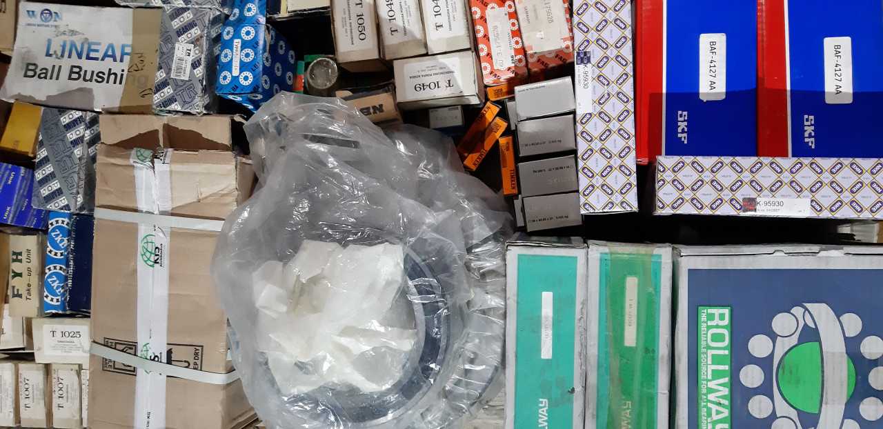 1 pallet of assorted bearings - BEARINGS