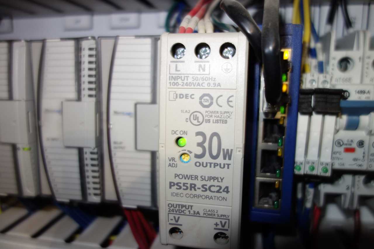 ELECTRICAL CONTROL CABINET WITH CONTENTS ALLEN BRADLEY PANELVIEW PLUS 600 MICROLOGIX 1200 PLC RACK - AUTOMATION & CONTROLS