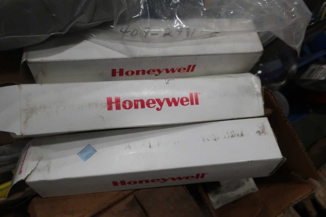 4 PALLETS OF ASSORTED PUMPS AND PUMP PARTS SUBMERSIBLE PUMPS CASINGS SEALS IMPELLARS - PUMPS