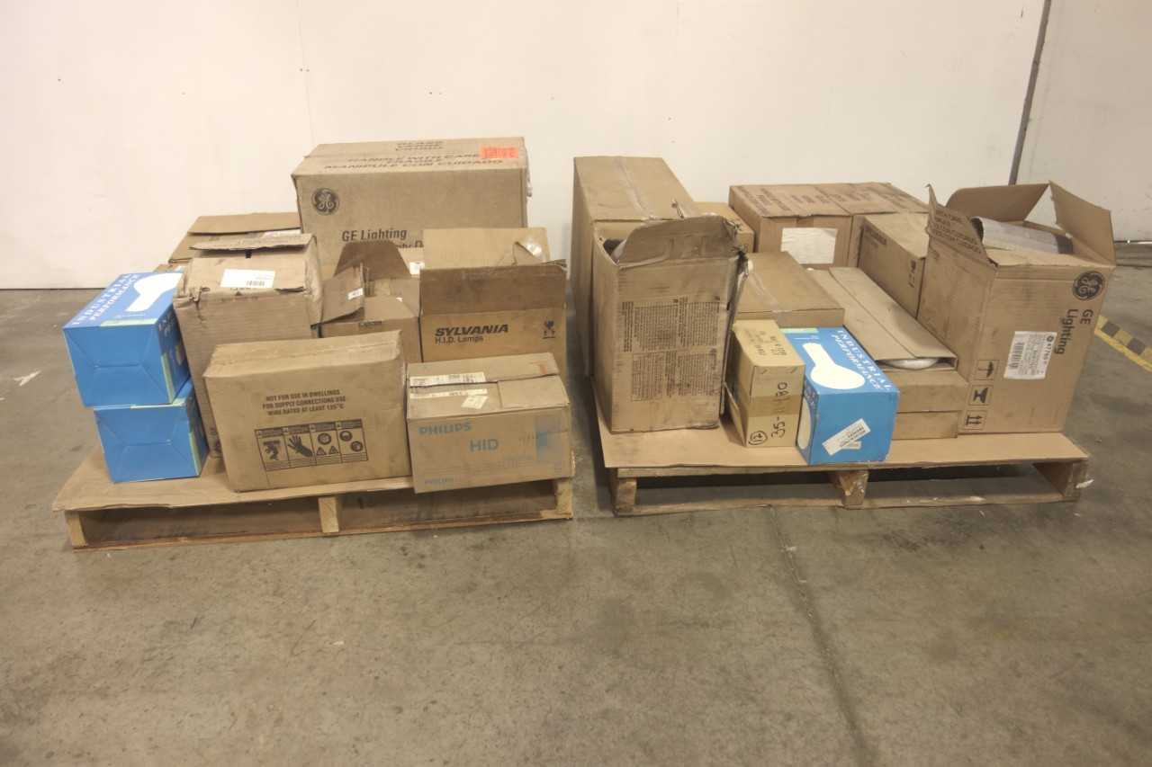 2 PALLETS OF ASSORTED LIGHT BULBS - LIGHTING