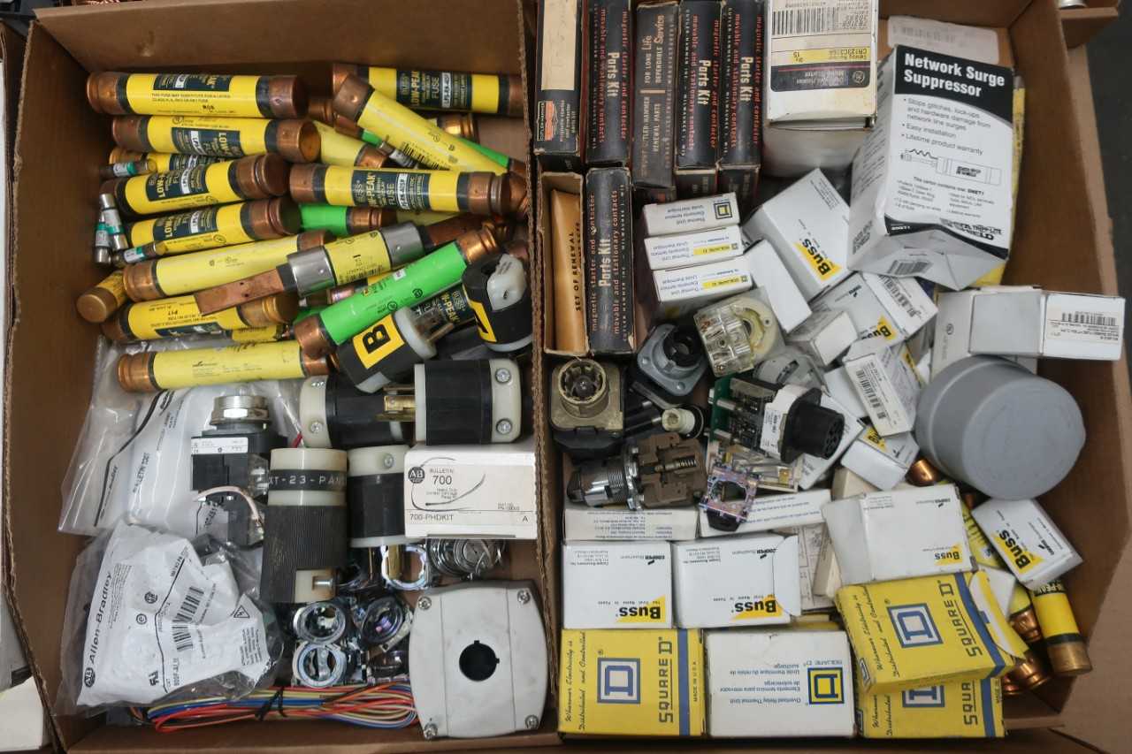 4 PALLETS OF ASSORTED ELECTRICAL COMPONENTS AND HARDWARE - ELECTRICAL COMPONENTS