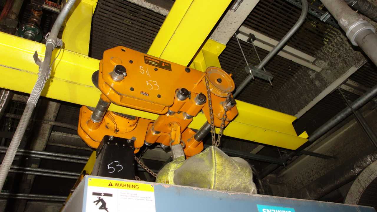 LOT OF 4 HARRINGTON 3 TON MANUAL CHAIN HOIST - MISCELLANEOUS