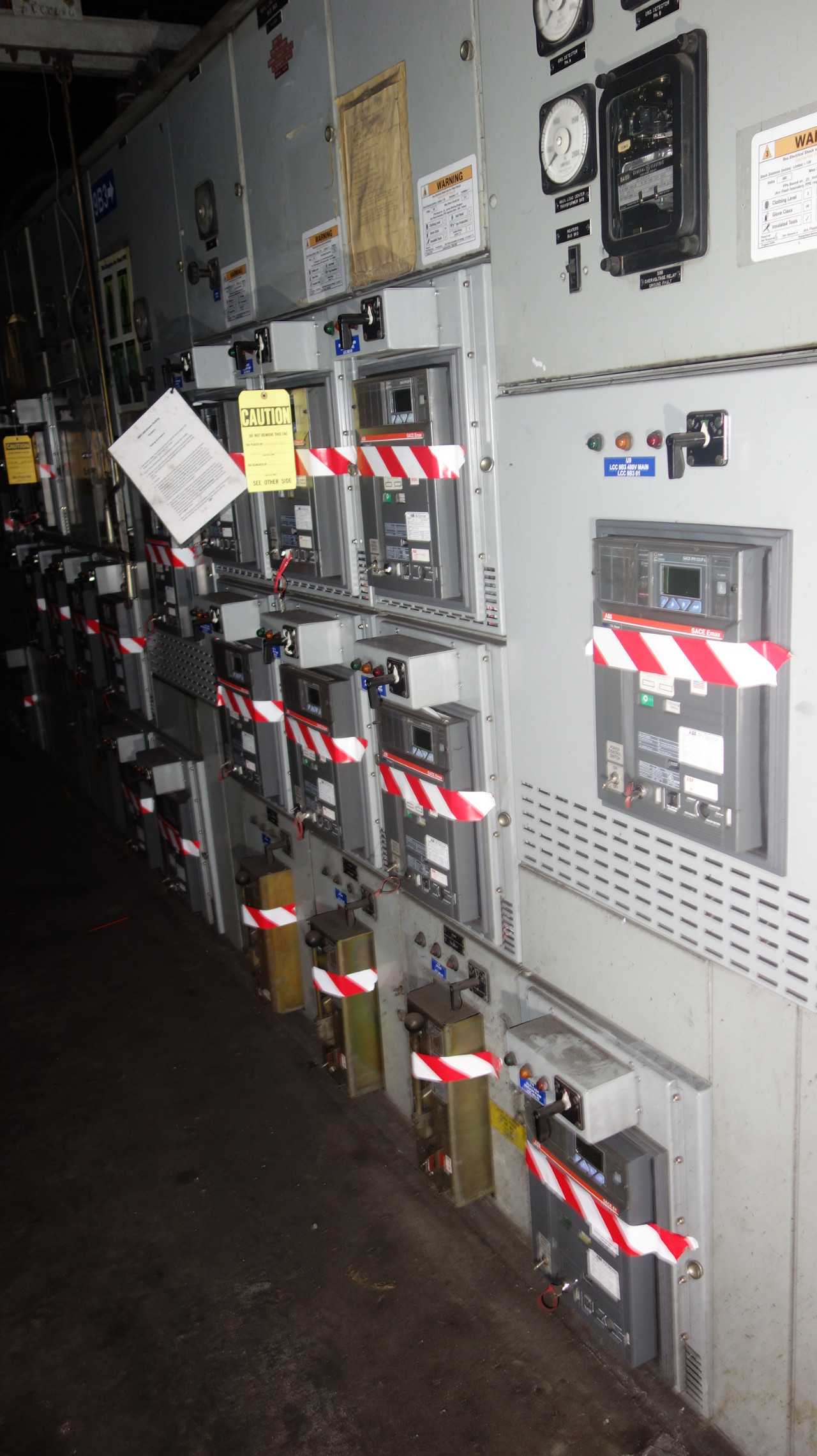 X10 SECTIONS OF ABB SACE EMAX SWITCHGEAR BREAKERS - CIRCUIT BREAKERS