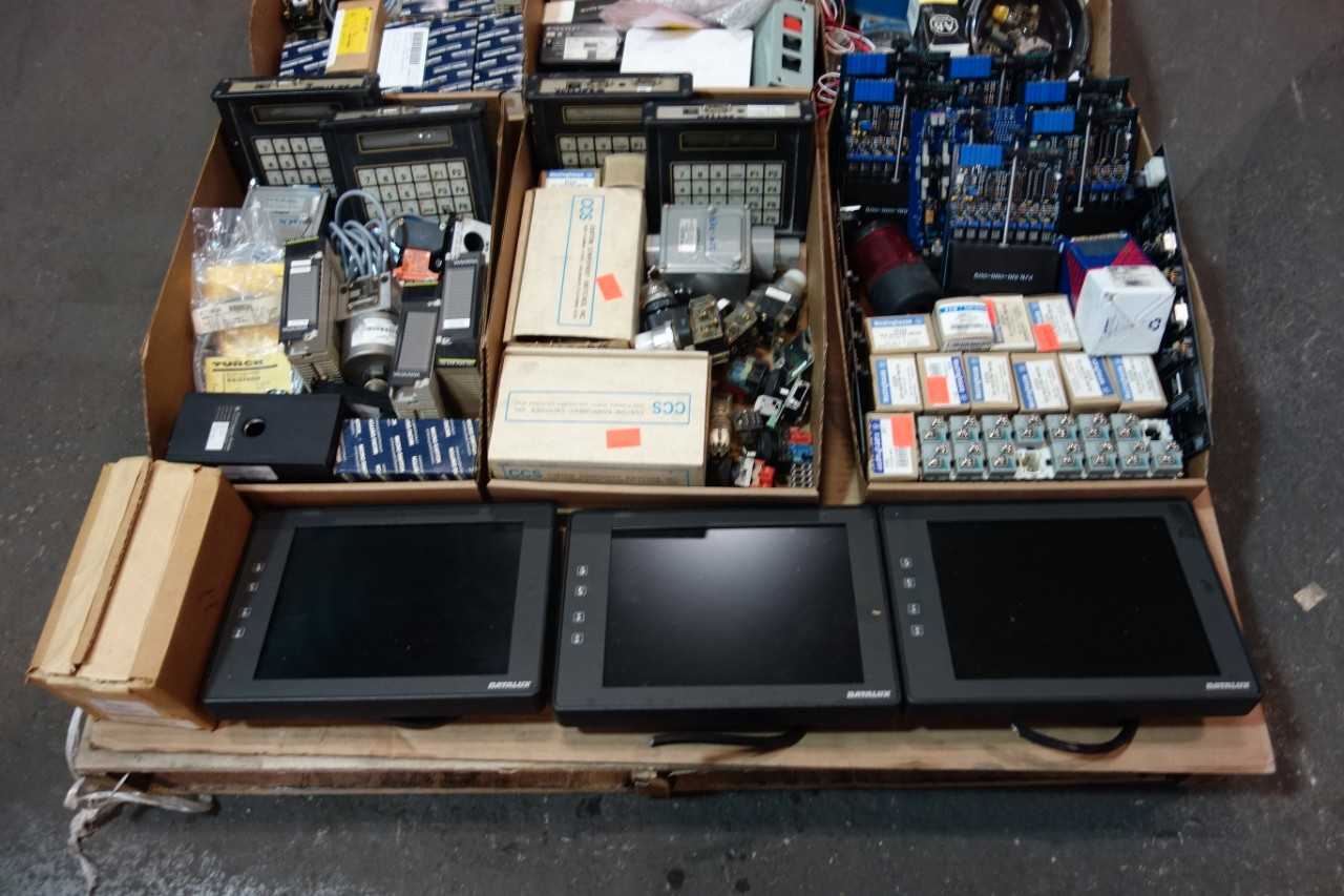 1 PALLET OF ASSORTED ELECTRICAL- IN SCREEN DISPLAYS, MICRO SWITCHES, PHOTOELECTRIC SENSORS- YASKAWA, ABB, ALLEN BRADLEY - ELECTRICAL COMPONENTS