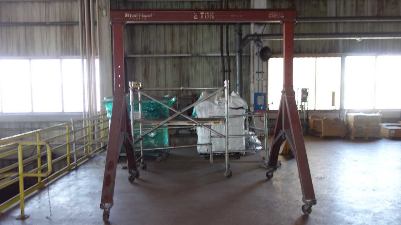 STRAD-I-LOAD 2-12-10 PORTABLE GANTRY 2 TON - LIFTING EQUIPMENT