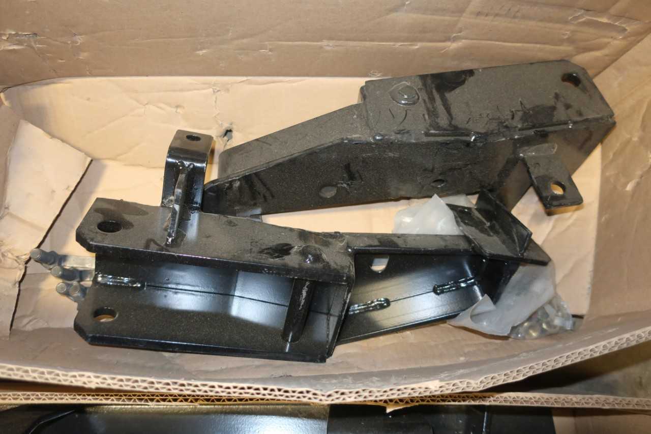 LOT OF 2 FORD F150 SNOW PLOW MOUNTING KITS - BUSES
