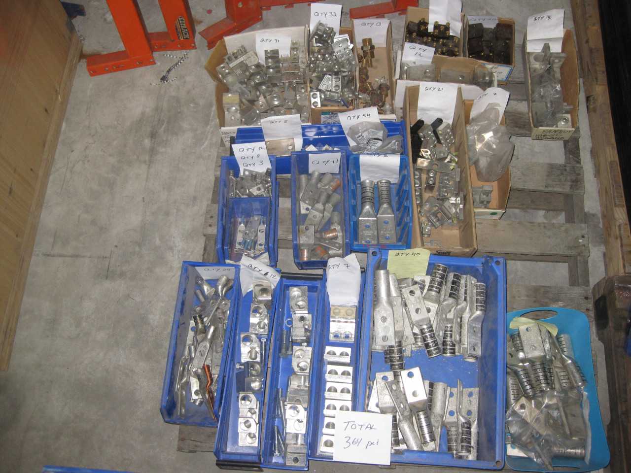 MIXED MECHNICAL LUGS ( QTY. 1942 ) - ELECTRICAL COMPONENTS