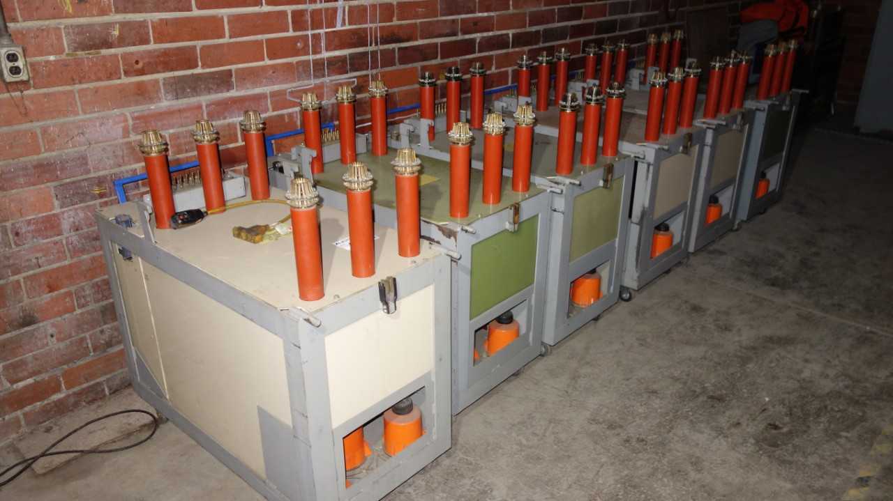 LOT OF 6 ESI 1200A 4.16KV-AC VAC U LIFT SWITCHGEAR BREAKER - SWITCHGEAR