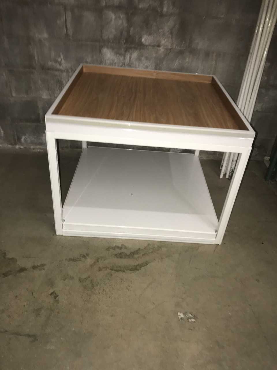 LOT OF SQUARE TABLE AND STANDS - MATERIAL HANDLING