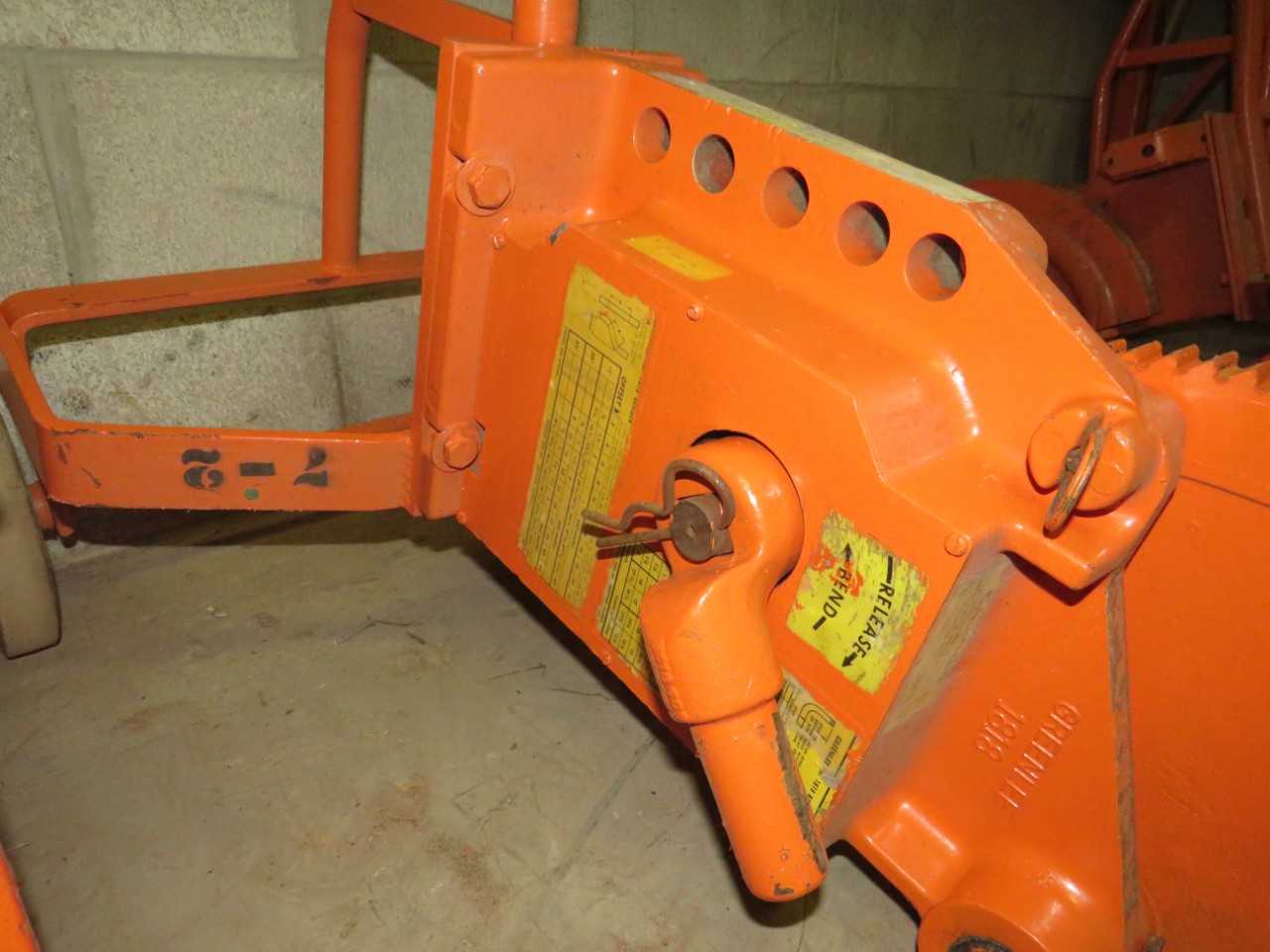 GREENLEE 1818 MECHANICAL PIPE BENDER 1/2" TO 2" W/ SHOE STORAGE BOX - ELECTRIC POWER TOOLS