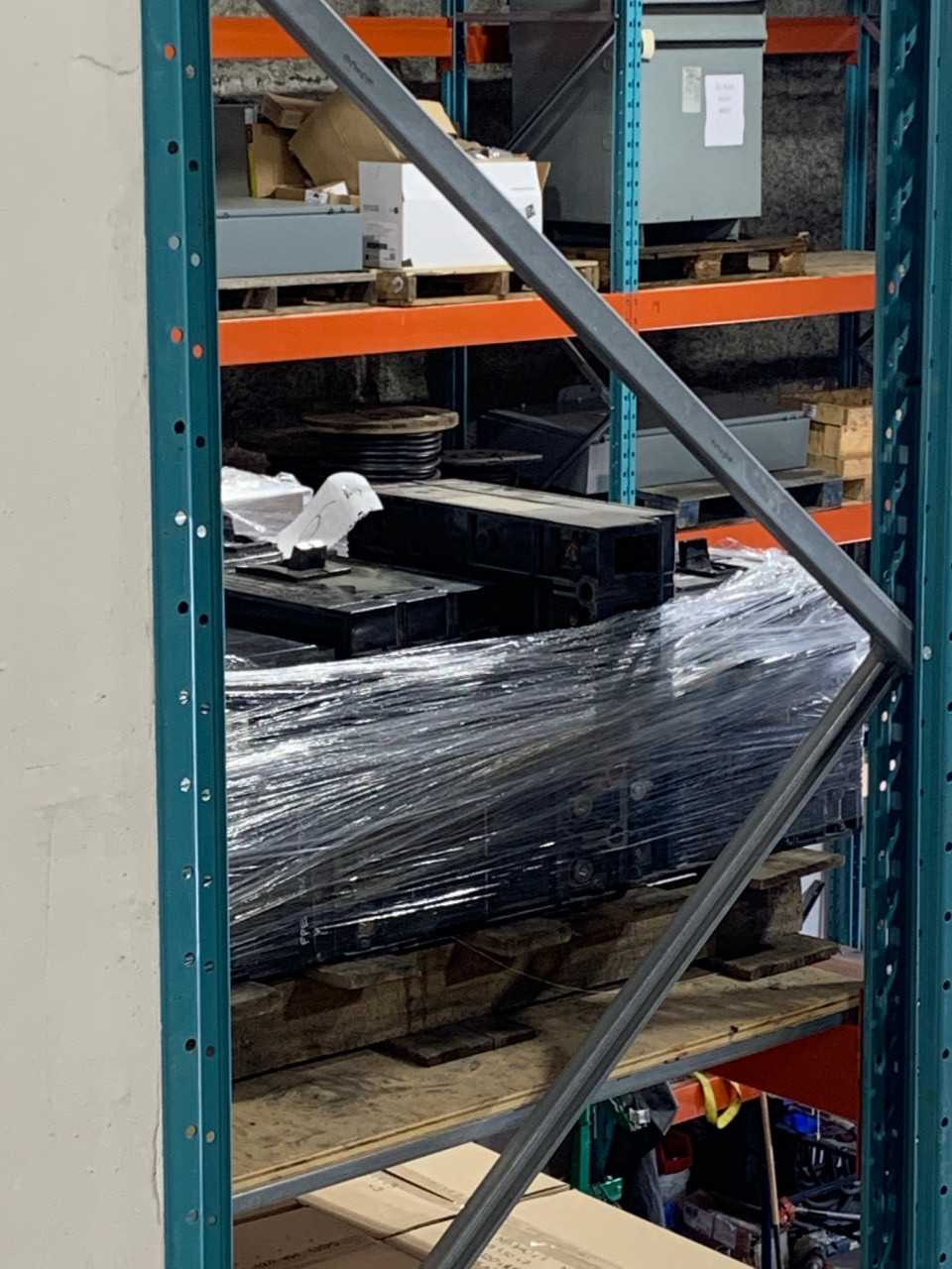 Assorted Pallet of Circuit Breakers - CIRCUIT BREAKERS