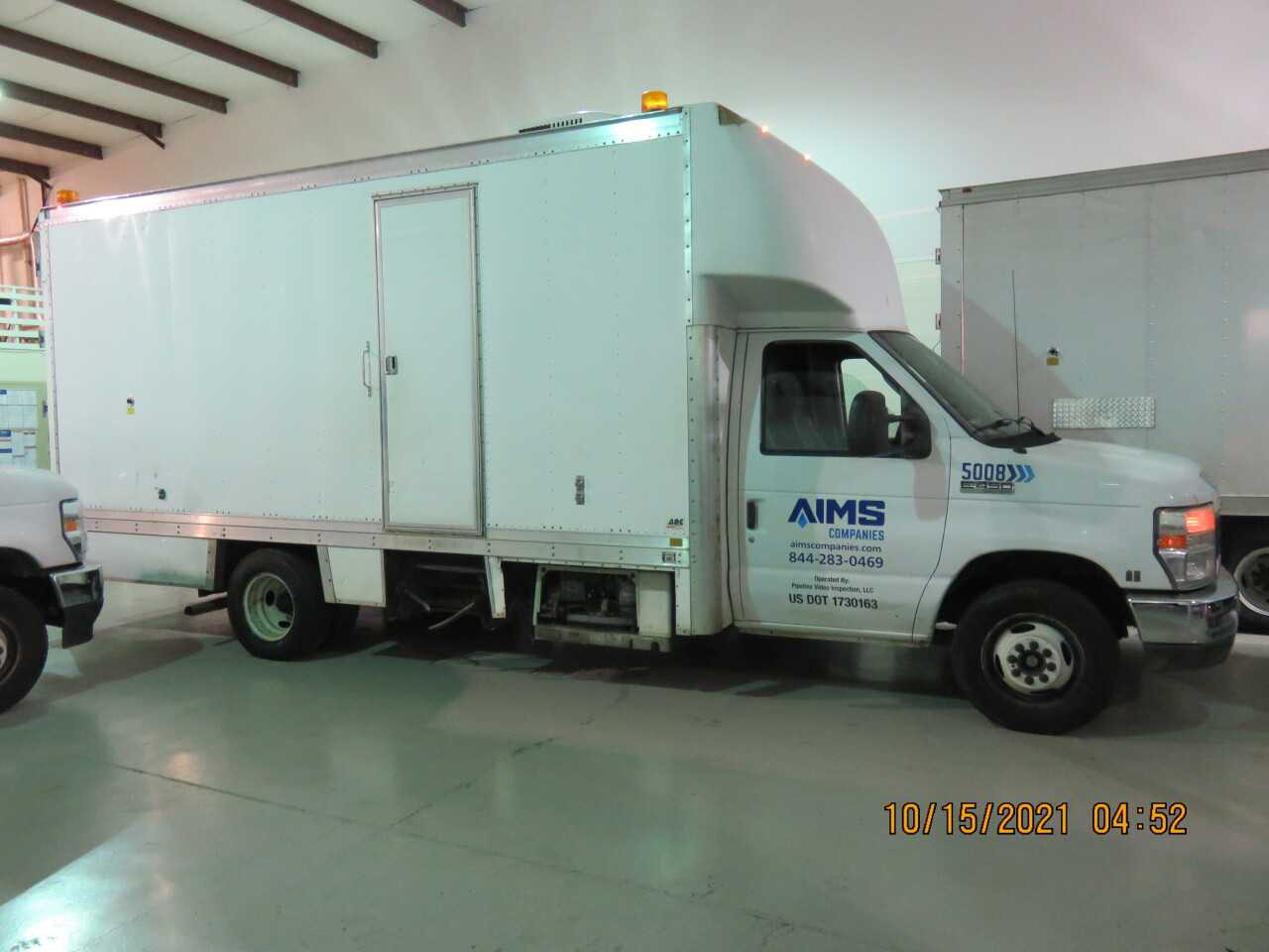 2011 Ford E450 Box - BUSES