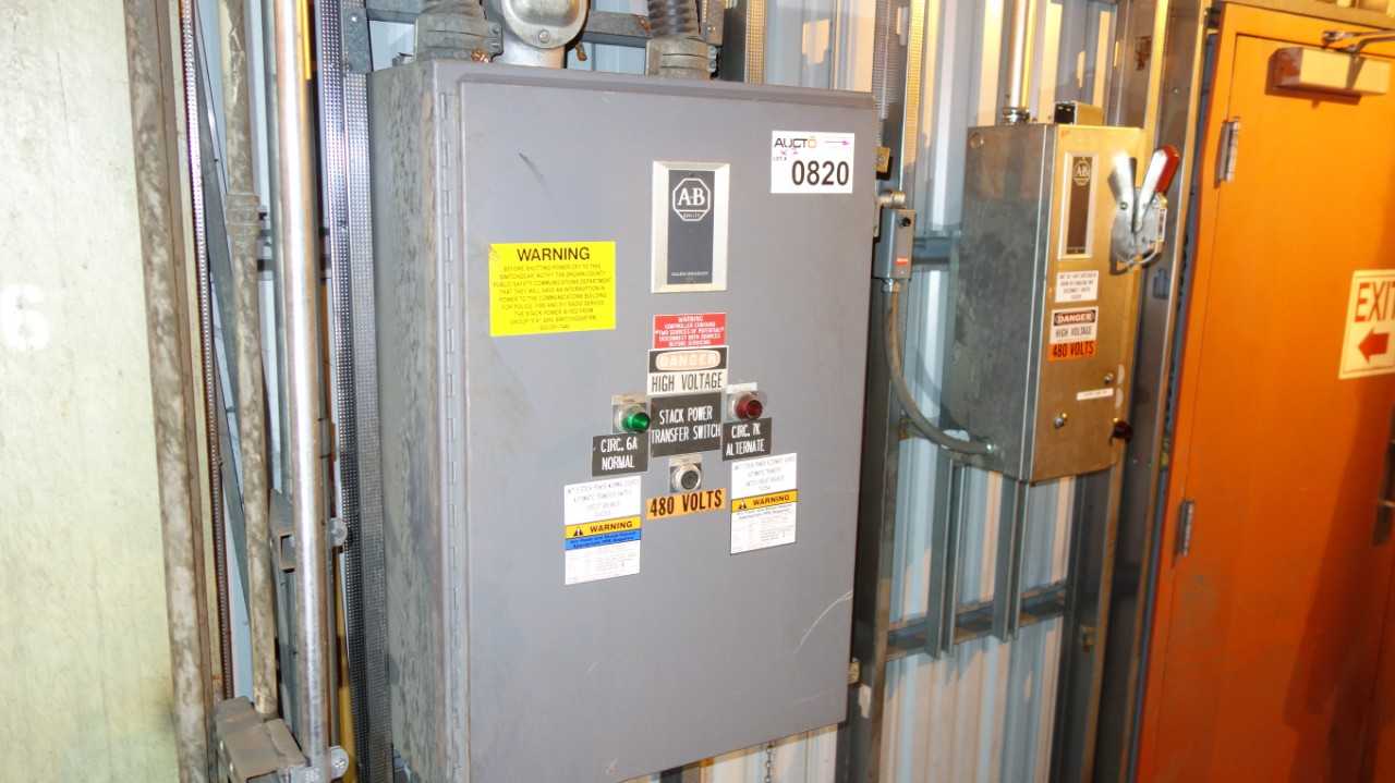 LOT OF 2 ASSORTED ALLEN BRADLEY COMBINATION STARTER DISCONNECT (DELAYED REMOVAL) - MOTOR STARTERS