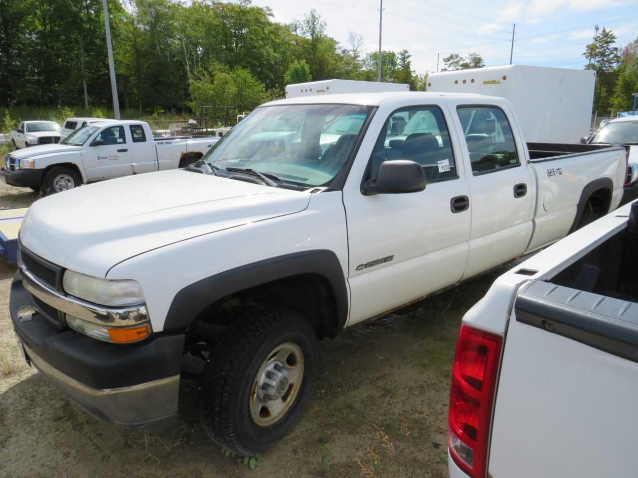 2001 CHEVROLET SILVERADO 2500 CREW CAB PICKUP TRUCK - HYDRO EXCAVATOR TRUCKS