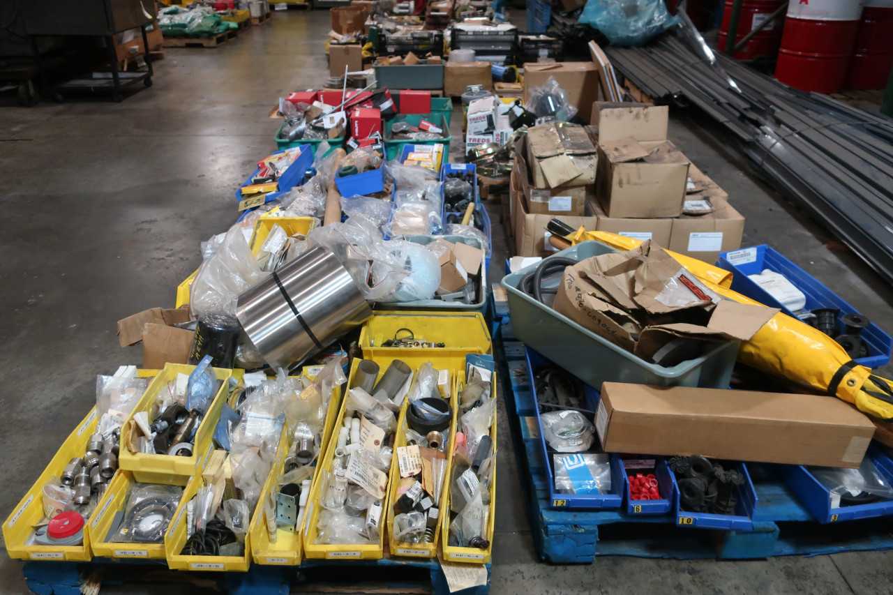 6 PALLETS OF ASSORTED POWER TRANSMISSION SPROCKETS CLAMPS HARDWARE NOLTS NUTS - POWER TRANSMISSION