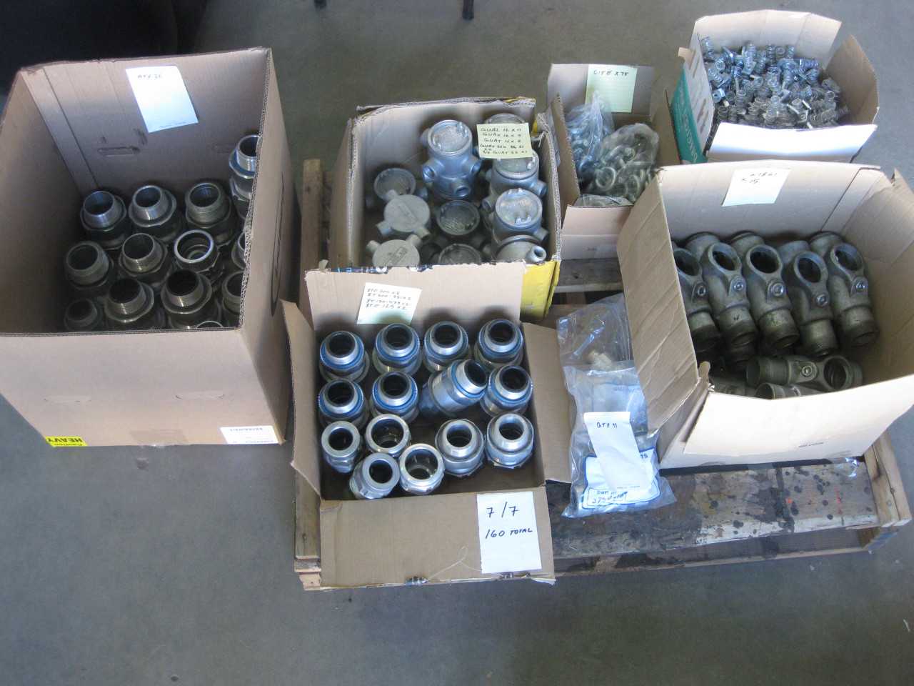 7 SKIDS OF APPLETON PANDUIT FITTINGS & COVERS ( QTY. 1675 ) - ELECTRICAL COMPONENTS