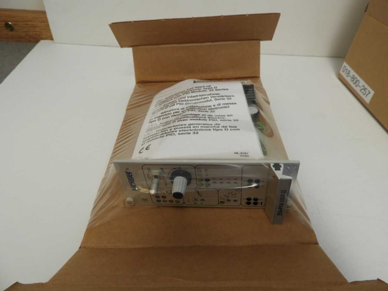 Vickers EEA-PAM-535-D-32 Power Amplifier for valve type KFG4V-5 (New Open Box) - AUTOMATION & CONTROLS