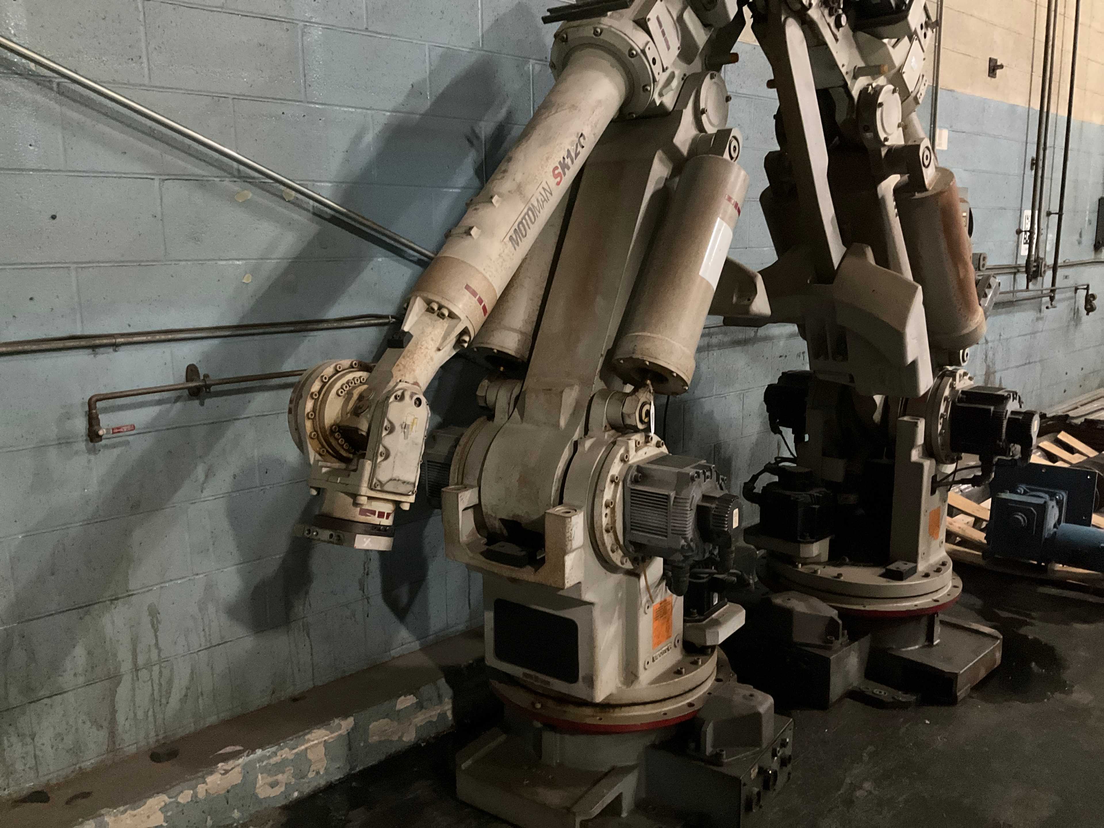 MOTOMAN SK120 ROBOT ARM - ROBOT ARMS