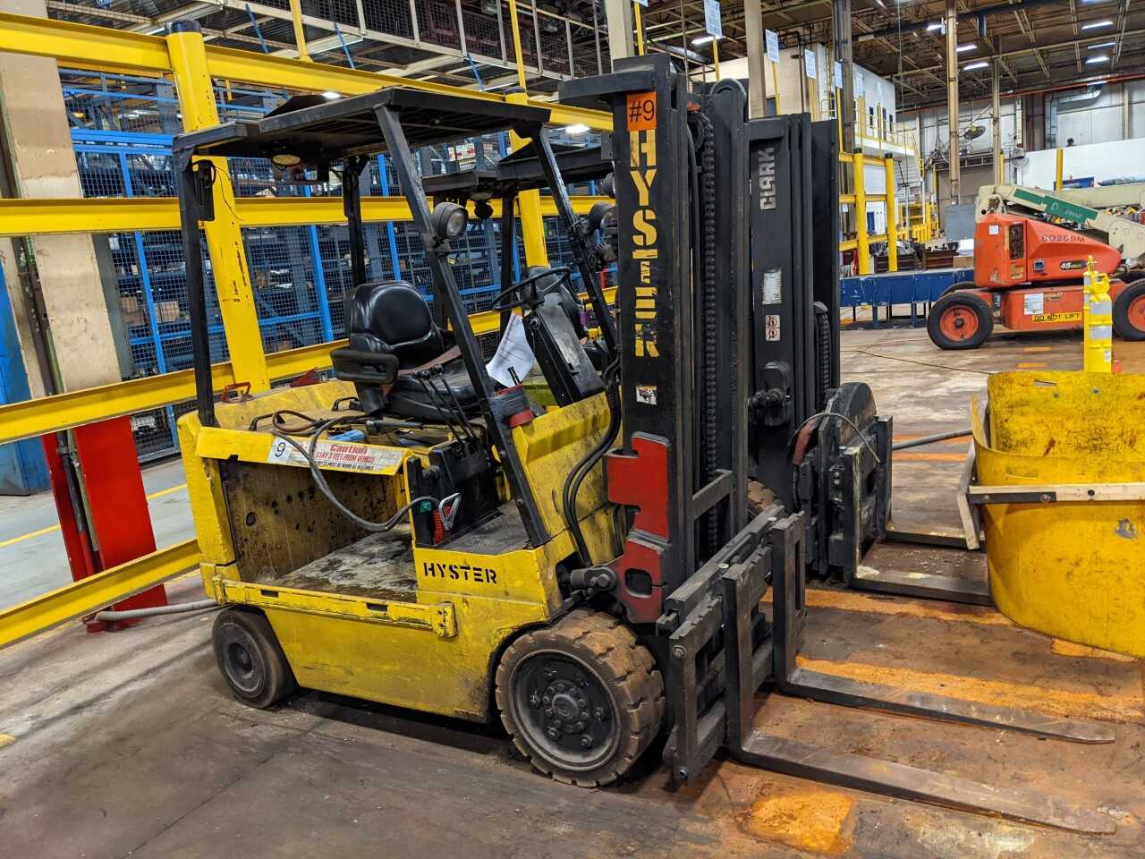 2001 HYSTER E80XL3 8,000-LB. CAPACITY, ELECTRIC FORKLIFT - FORKLIFTS