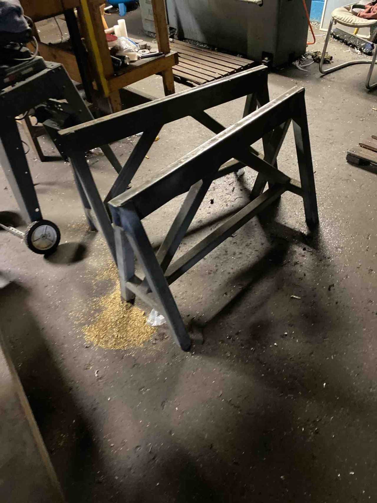 Stand - MATERIAL HANDLING