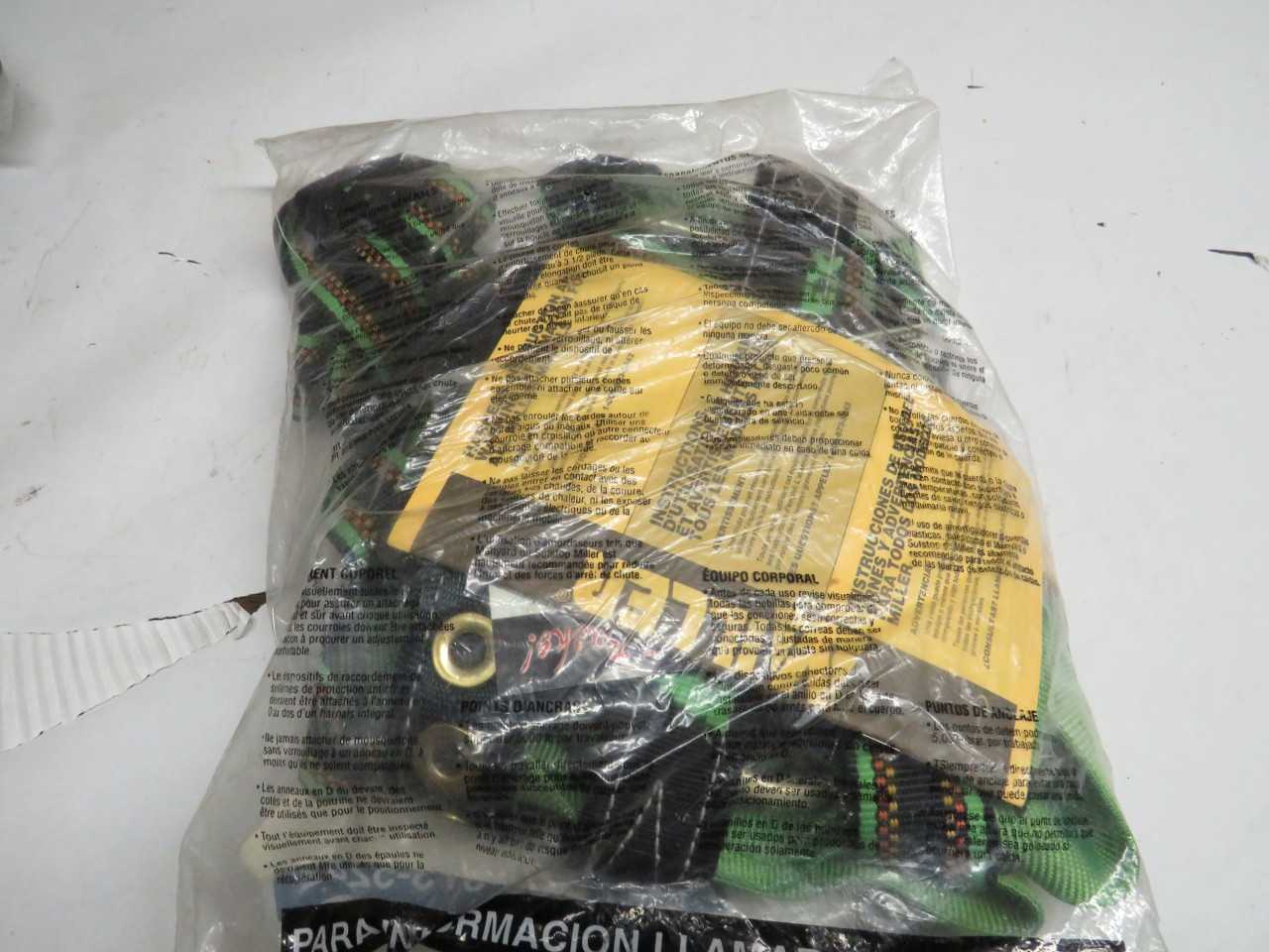 LOT OF 4 MILLER E650/UGNC, 030265/UGN, E8095, FULL BODY HARNESS - SAFETY SWITCH