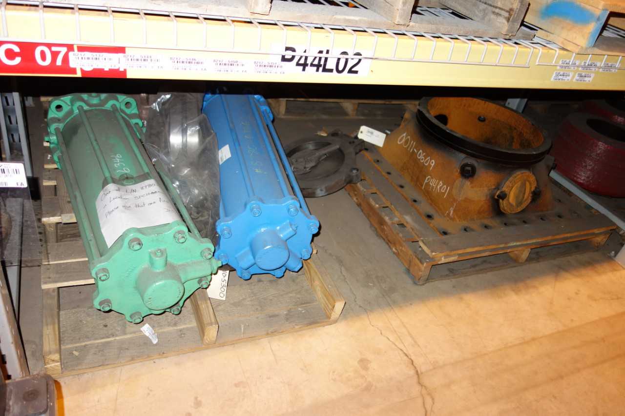 CONTENTS OF 2 UPRIGHT RACKING SECTIONS, TURBINE - INDUSTRIAL PARTS