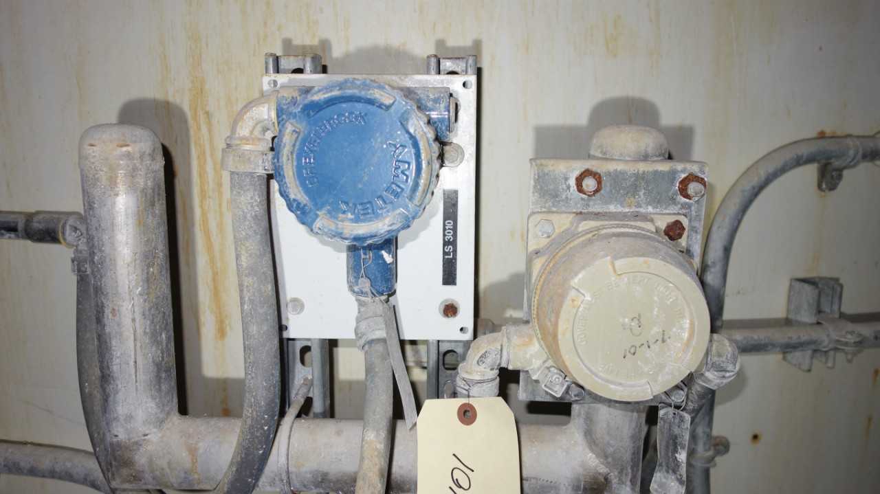 LOT OF 2 AMETEK DREXELBROOK PXL X3 Level Switch - INSTRUMENTATION