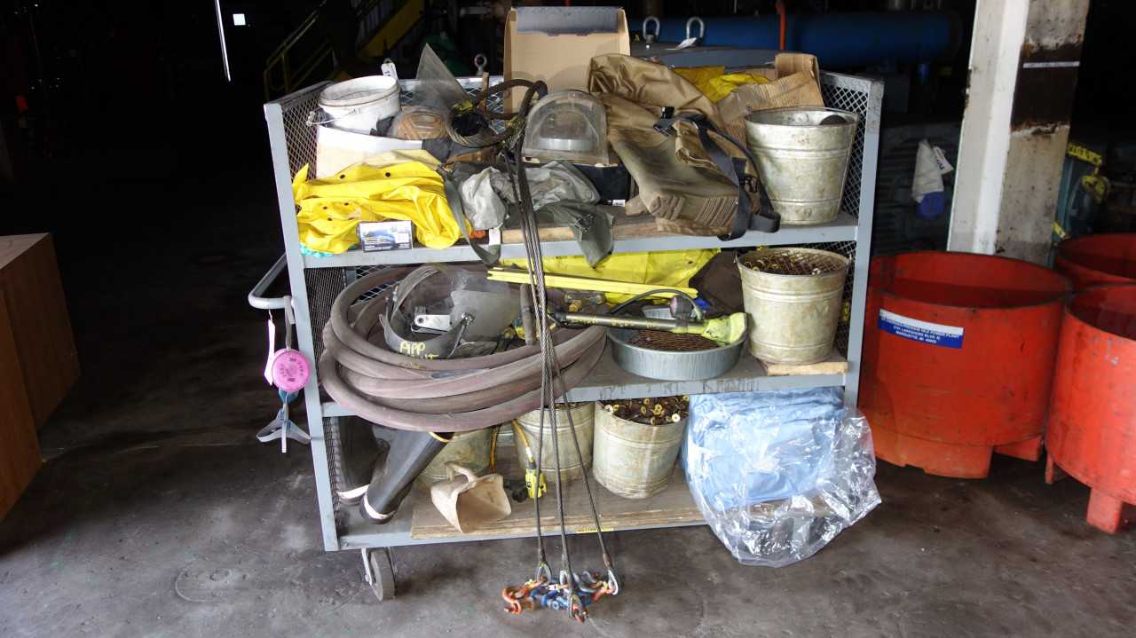 ASSORTED SAFETY GEAR, RIGGING, FASTENERS WITH CART - GEAR REDUCERS