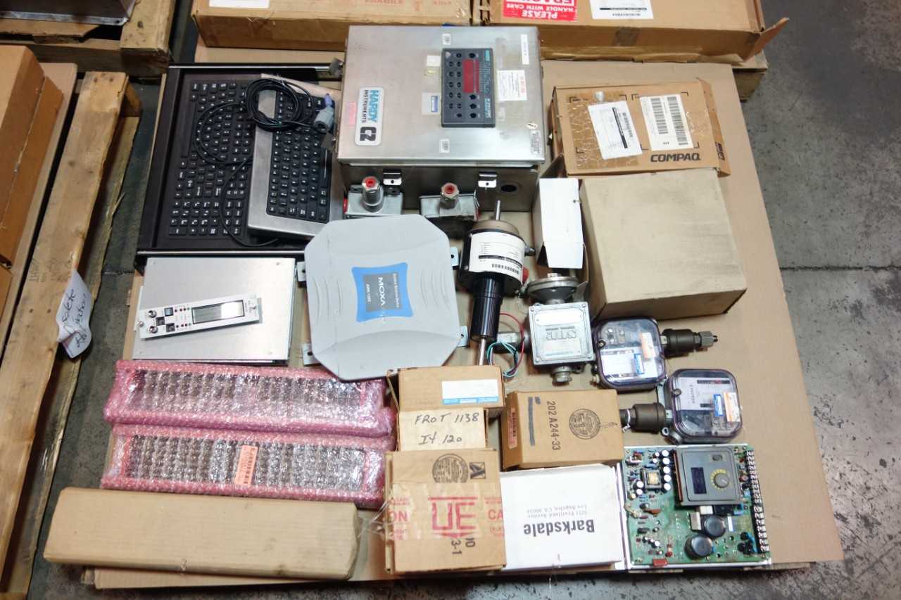 4 PALLETS OF ASSORTED ELECTRICAL AUTOMATION, CONTROL MODULES, DRIVES, MODULES, CIRCUIT BOARDS AND ACCESSORIES - ELECTRICAL COMPONENTS