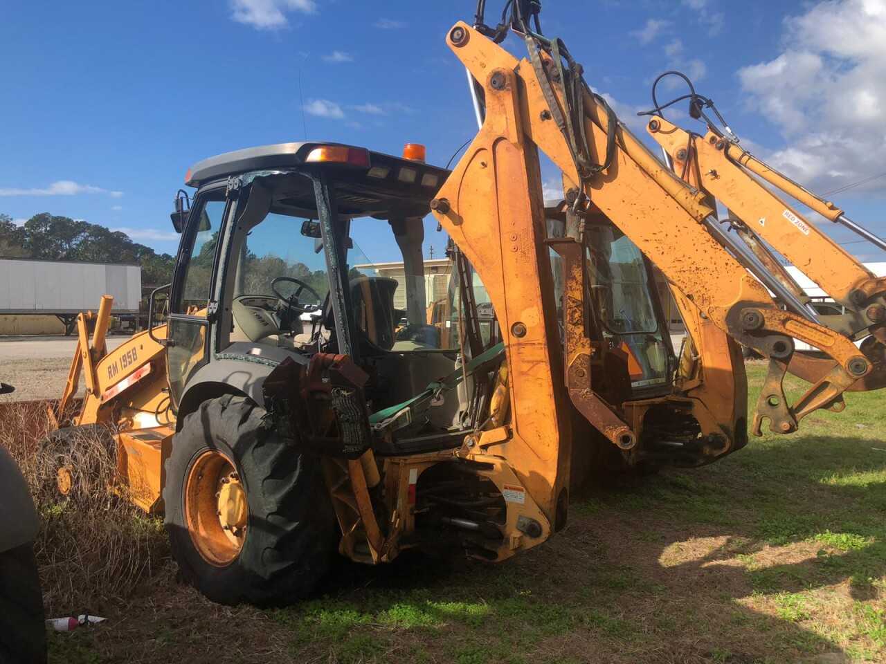 CASE Backhoe 580 M - CONSTRUCTION EQUIPMENT