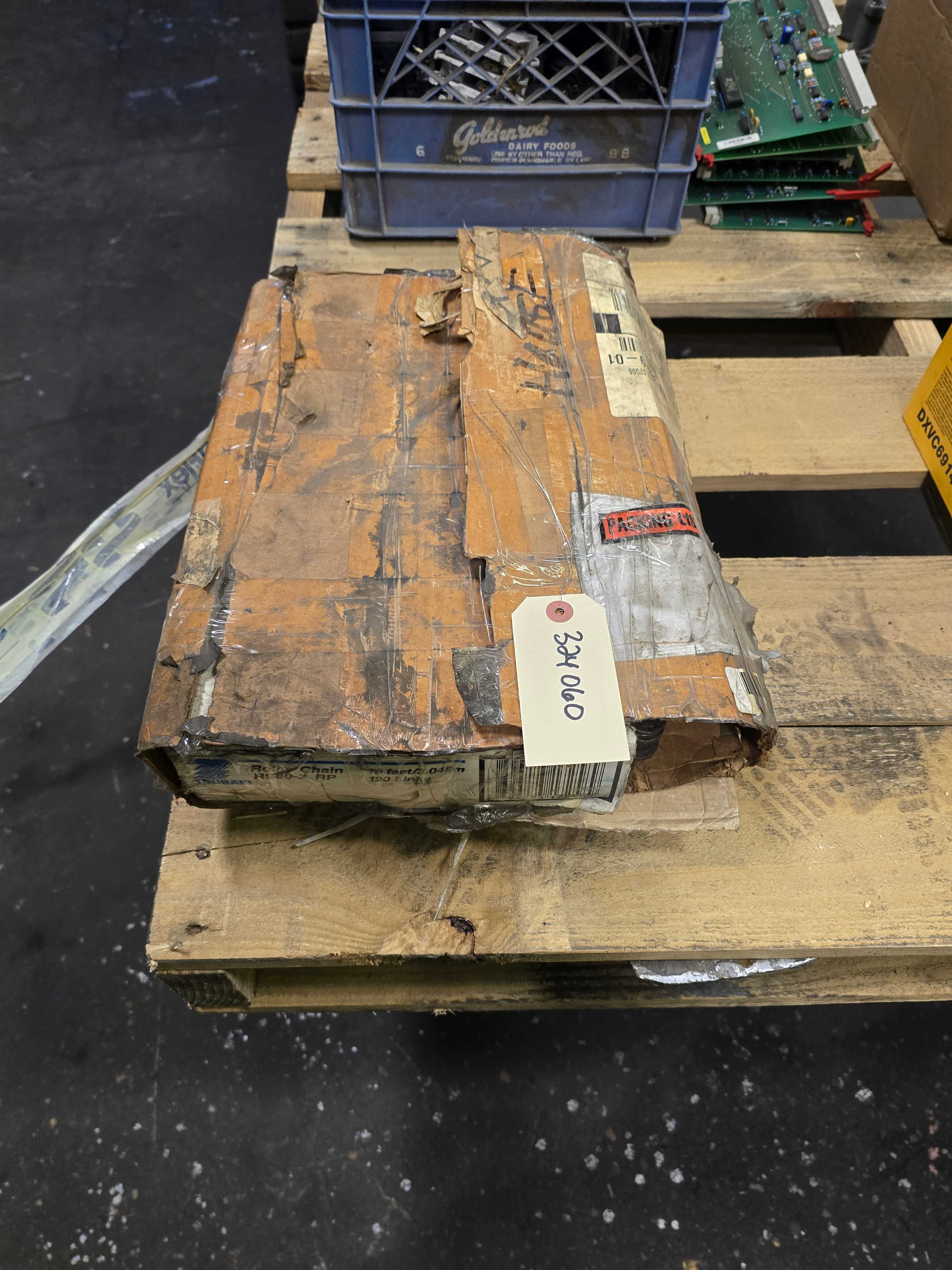 LOT OF ROLLER CHAIN - AIR CONDITIONER LOT OF ROLLER CHAIN - AIR CONDITIONER
