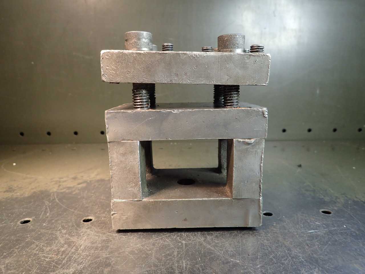 3 in x 4-1/2 Set Screw Riser Block Lathe Tool Post: 1-1/4 Base Slot, Used Good - HOLEMAKING TOOLS