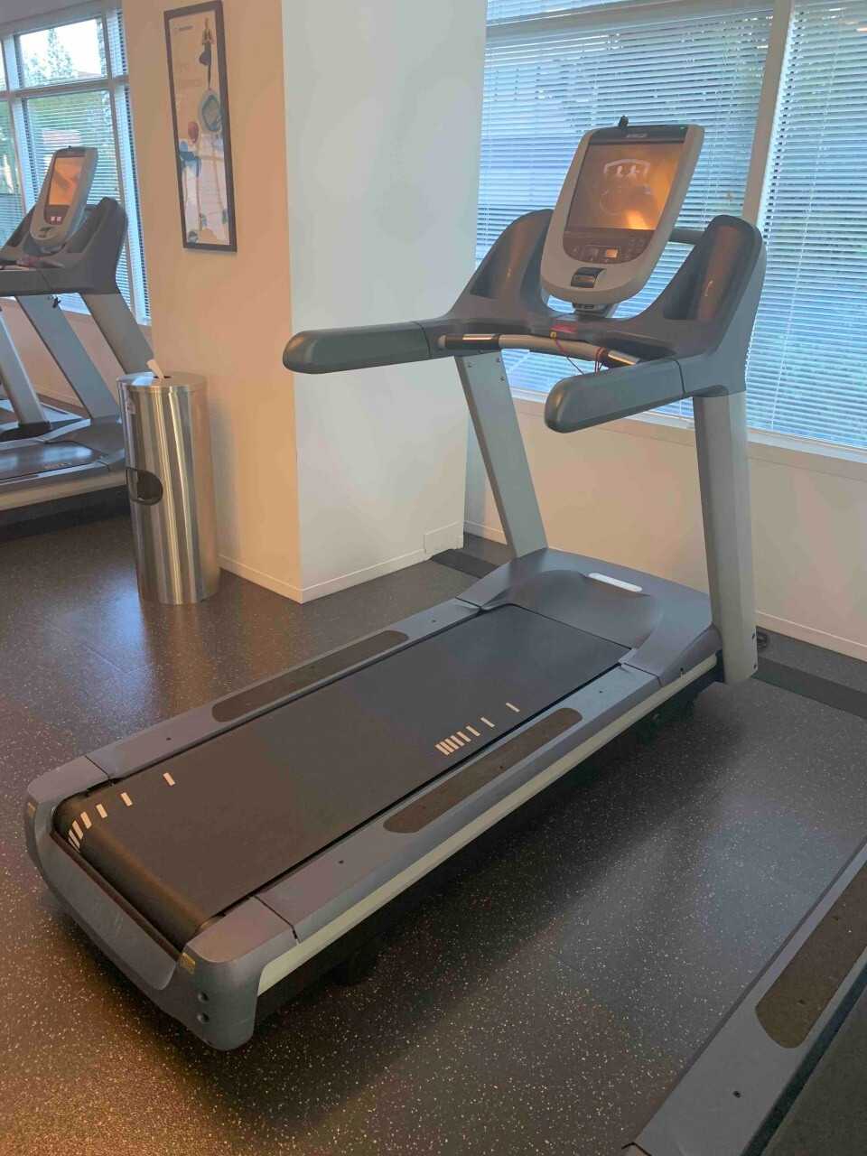 Precor TRM 885 (2599542) Arlington - MISCELLANEOUS
