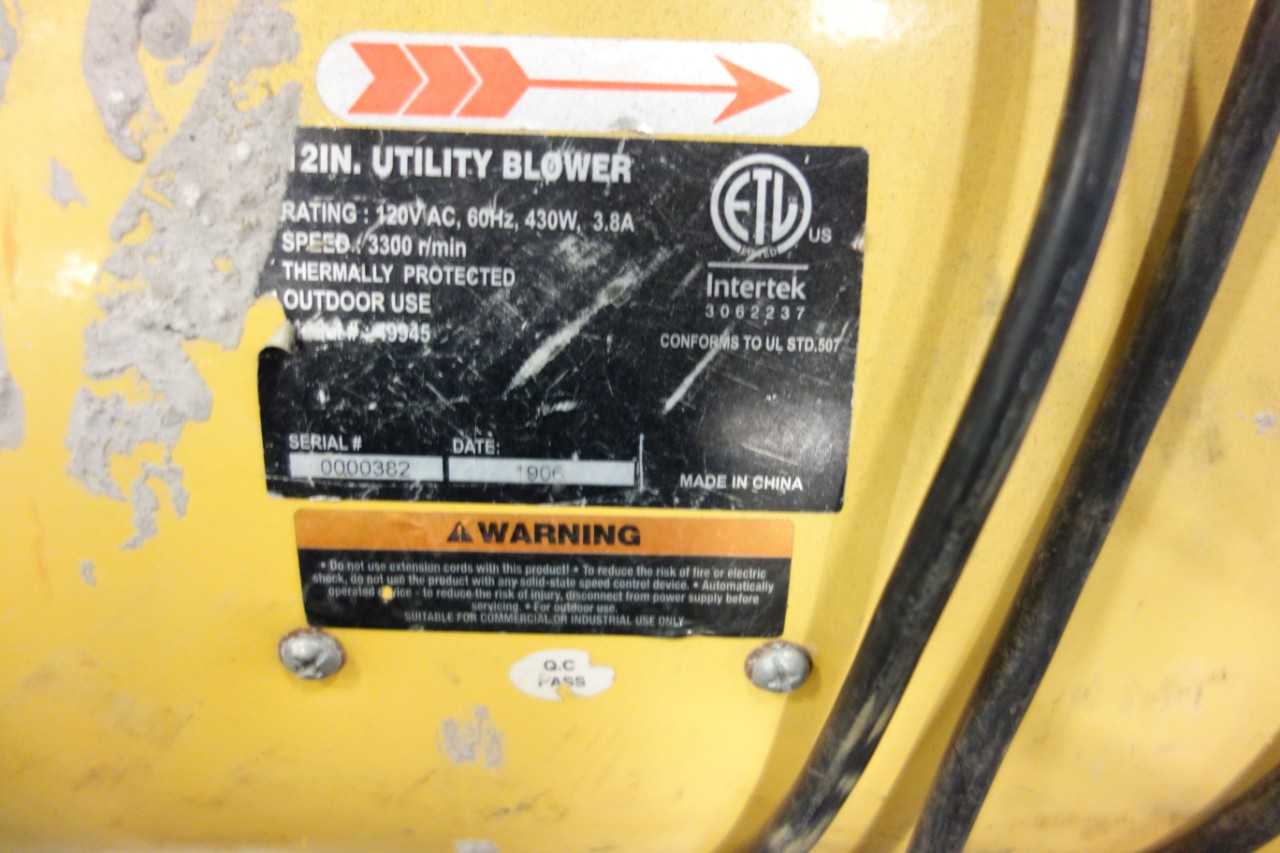LOT OF BLOWERS/HEATERS - BLOWER FAN