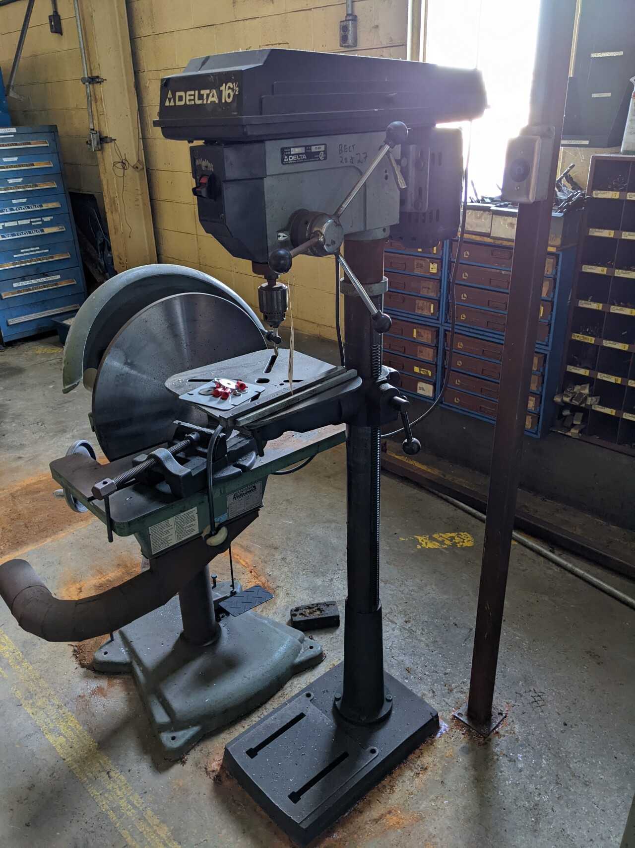 DELTA 17-901 16.5" FLOOR TYPE DRILL PRESS - UPRIGHT DRILL PRESSES