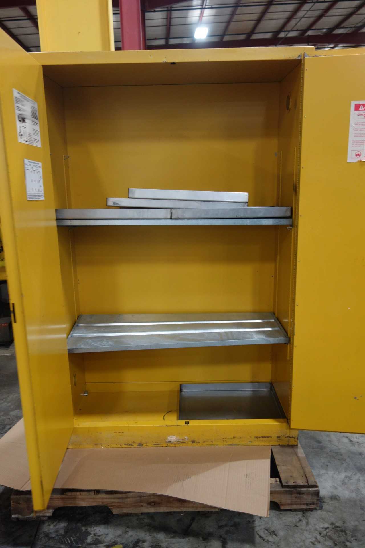 JUSTRITE SAFETY STORAGE CABINET WITH ADJUSTABLE SHELVES - TOOL STORAGE