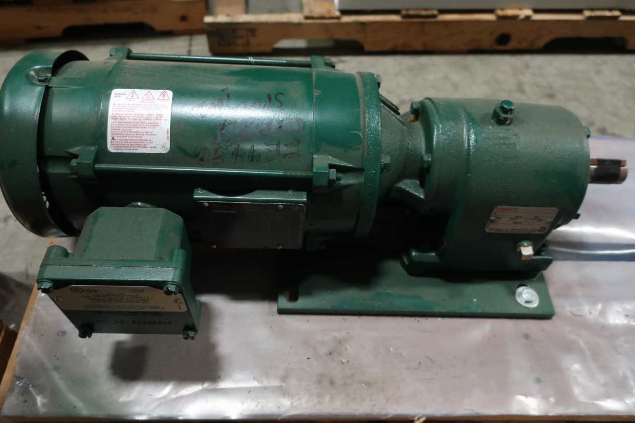 MASTER 90SM11251501 17:1 208V 3PH GEAR REDUCER - GEAR REDUCERS