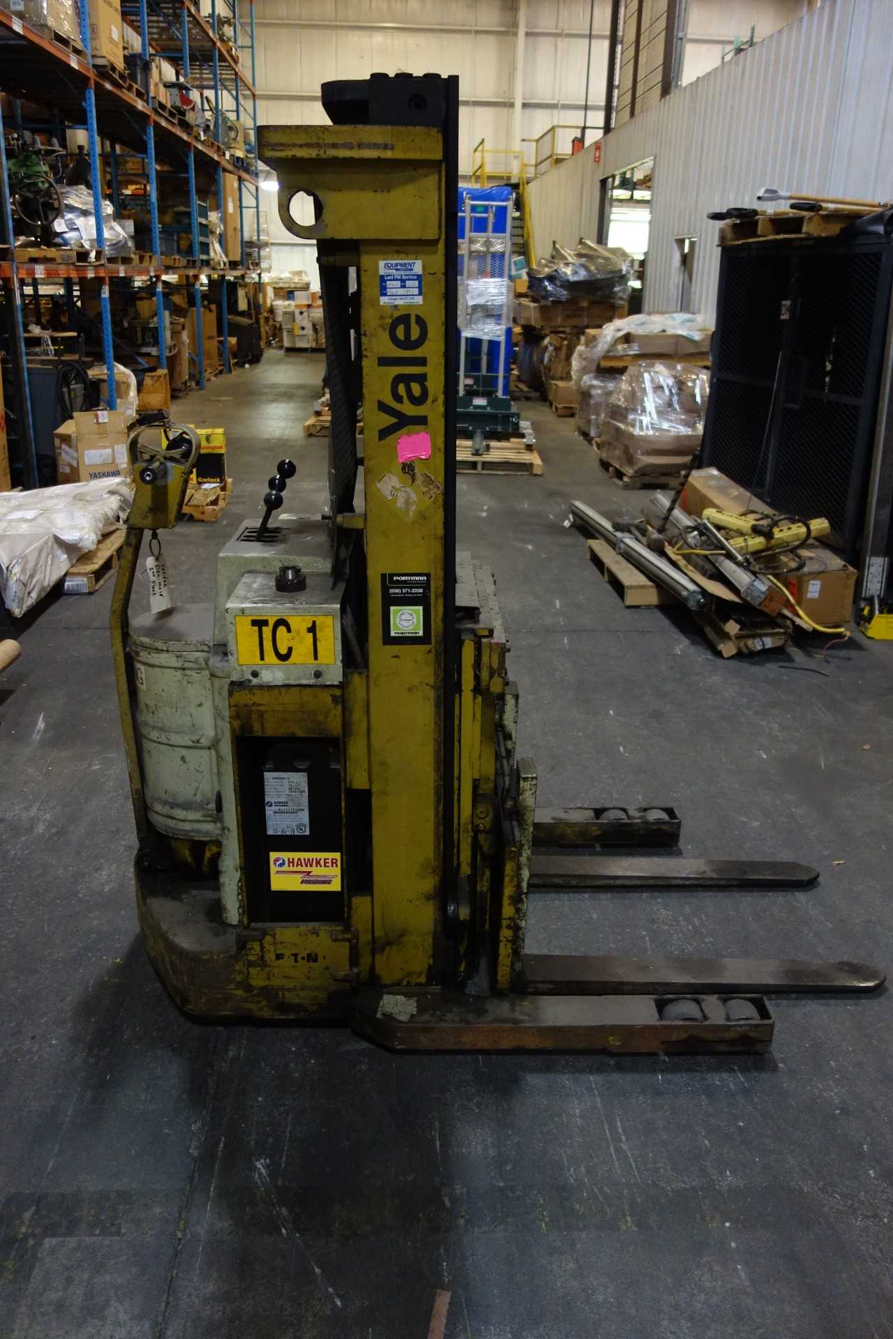 YALE ME020MAN12CS077 2000LB ELECTRIC WALKIE PALLET JACK (NEEDS SERVICE) - MANUAL PALLET JACKS