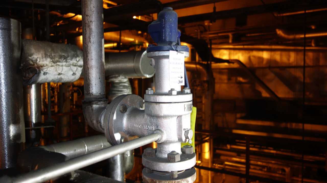 CONSOLIDATED DRESSER 1910GC-2-CC-TD-33-RF-SS 1-1/2 IN STEEL RELIEF VALVE - RELIEF VALVE