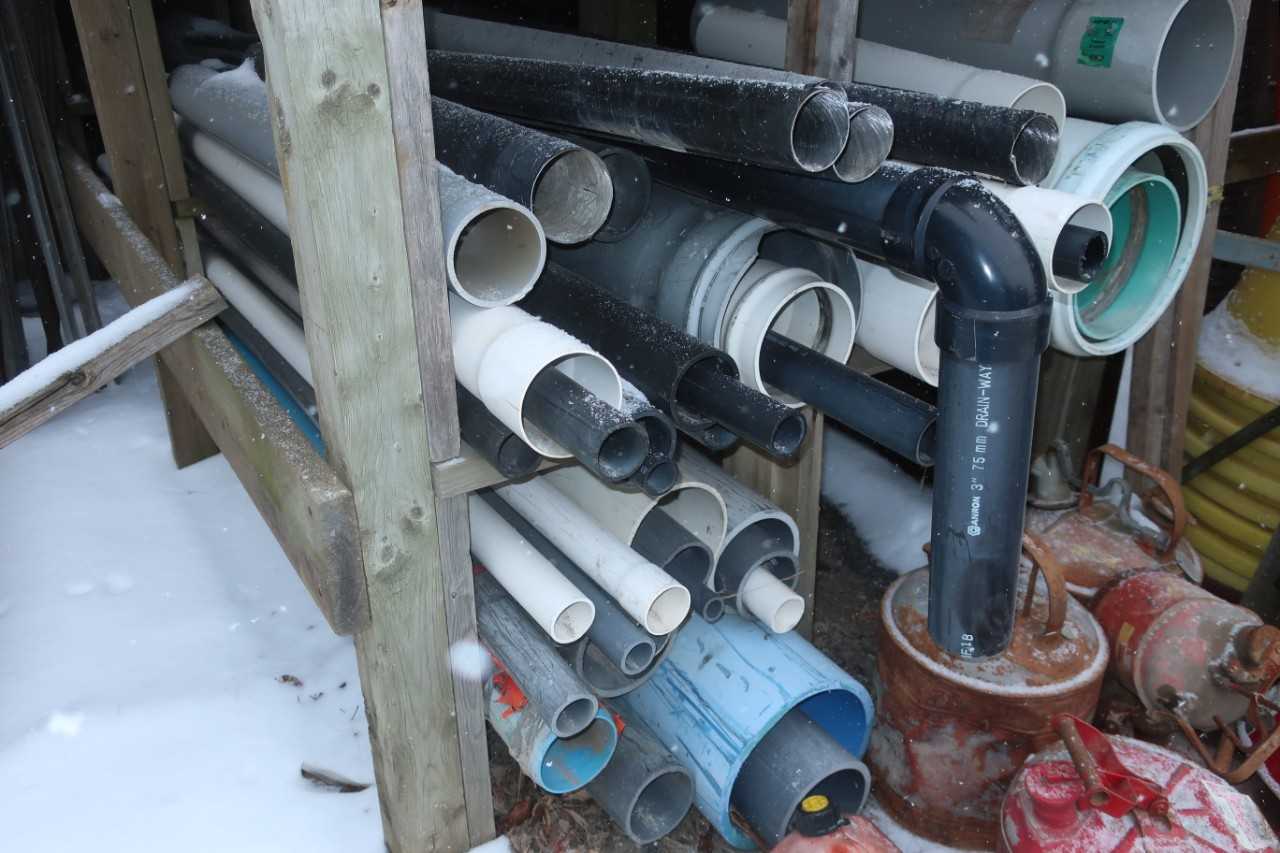 LOT OF ASSORTED PVC PIPE FITTINGS, VARYING SIZES - PROCESS EQUIPMENT