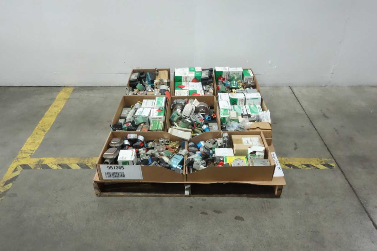 PALLET OF ASSORTED SOLENOID VALVES - SOLENOID VALVE