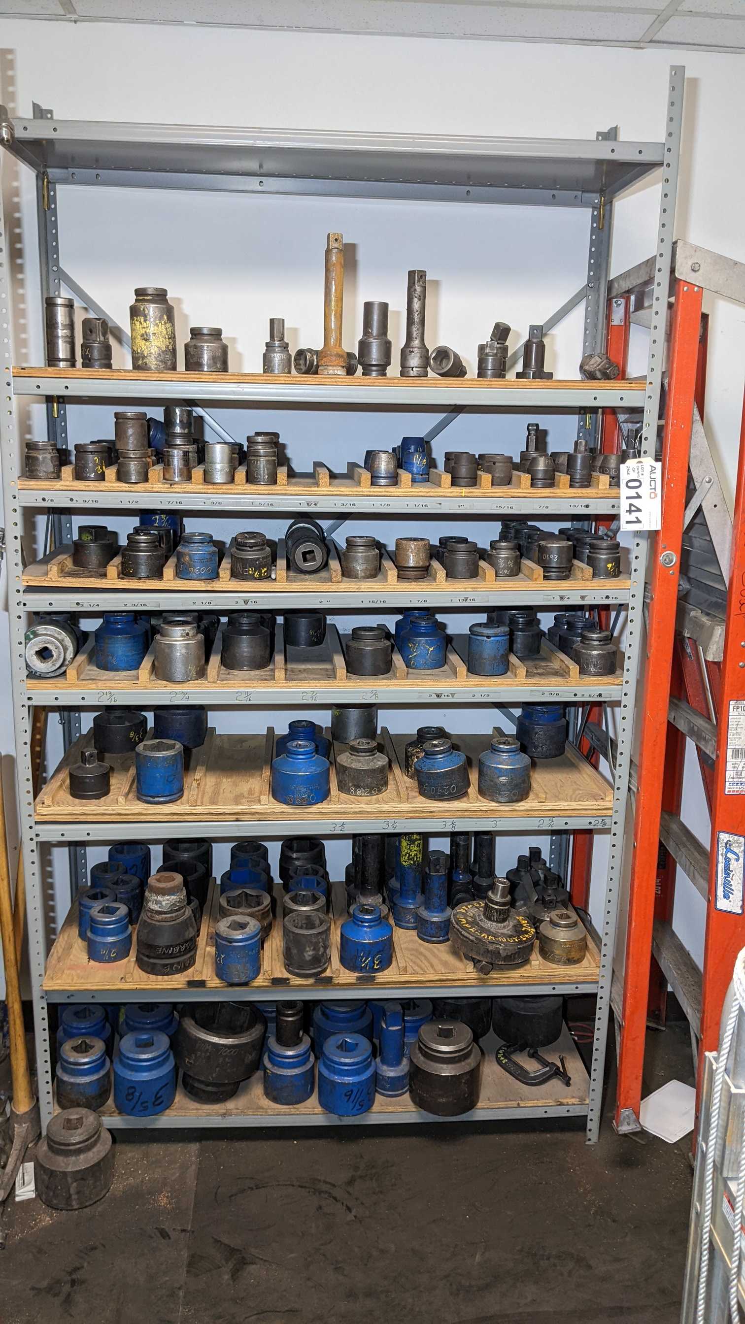 LOT OF CONTENTS ON RACK - ELECTRIC POWER TOOLS